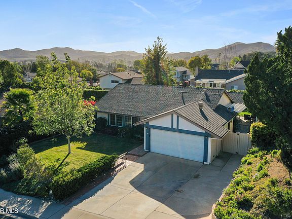 3rd image of 773 S Kenmore Cir