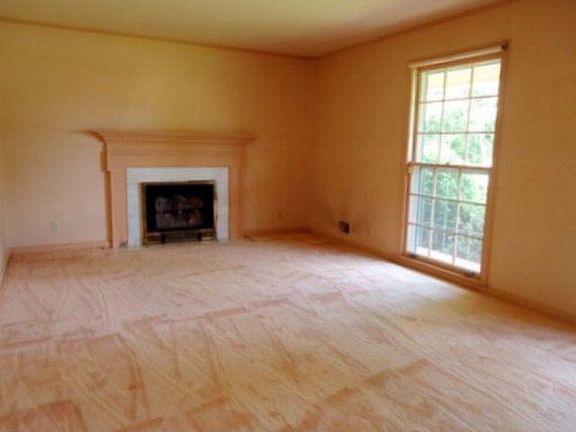 2nd image of 312 Candler Dr