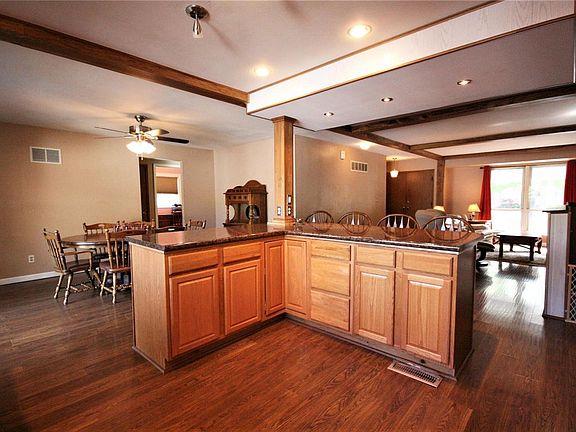 3rd image of 519 Blazedwood Dr