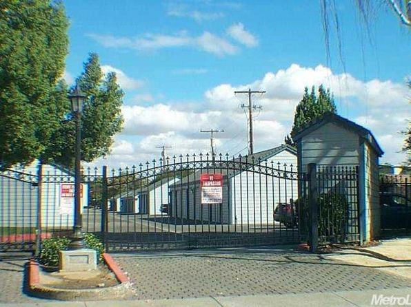 445 Almond Dr