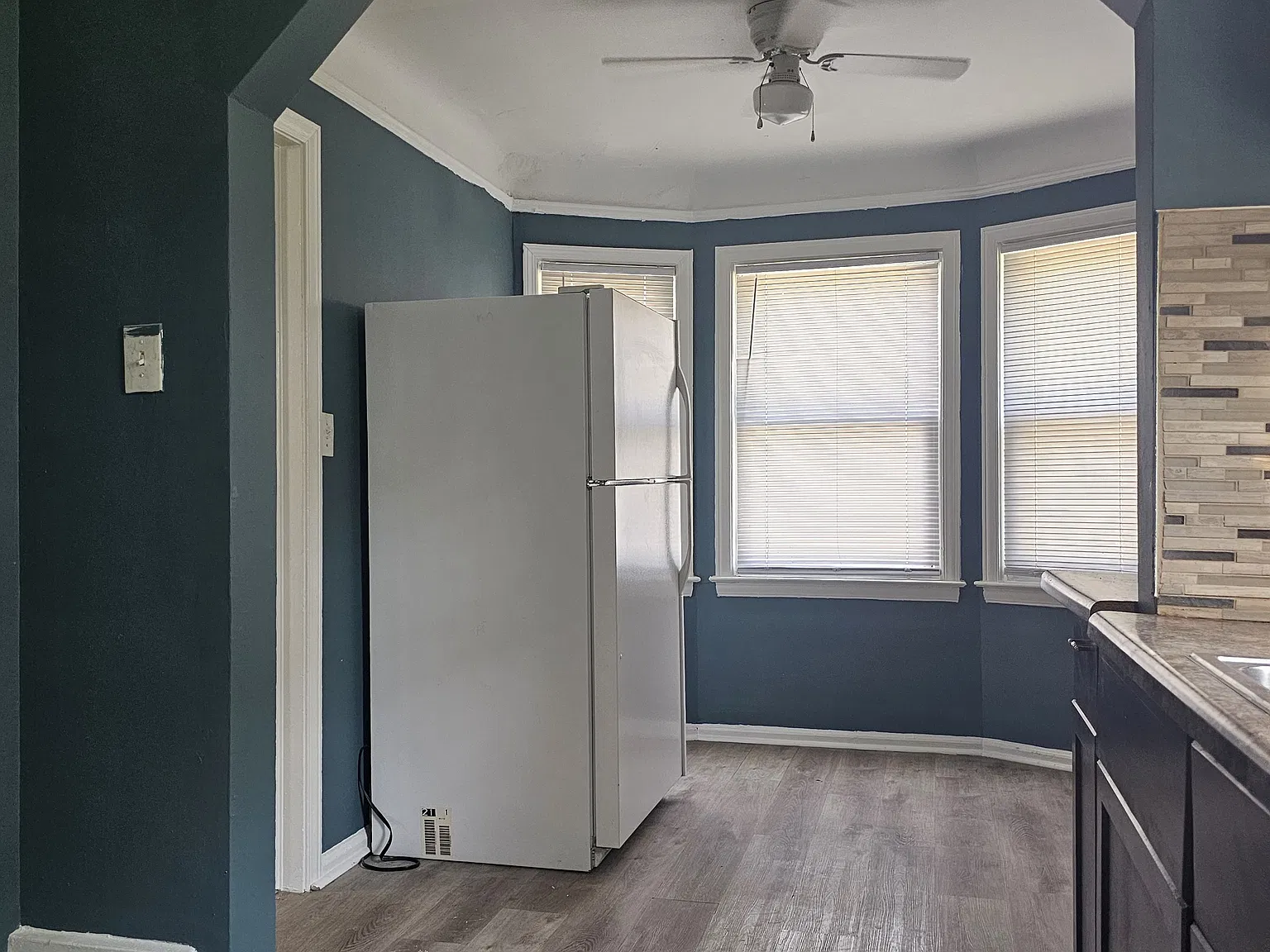 3 bed, 999 sqft, $1,450 — Photo 3