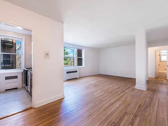 5th image of 1133 Midland Ave APT 3C