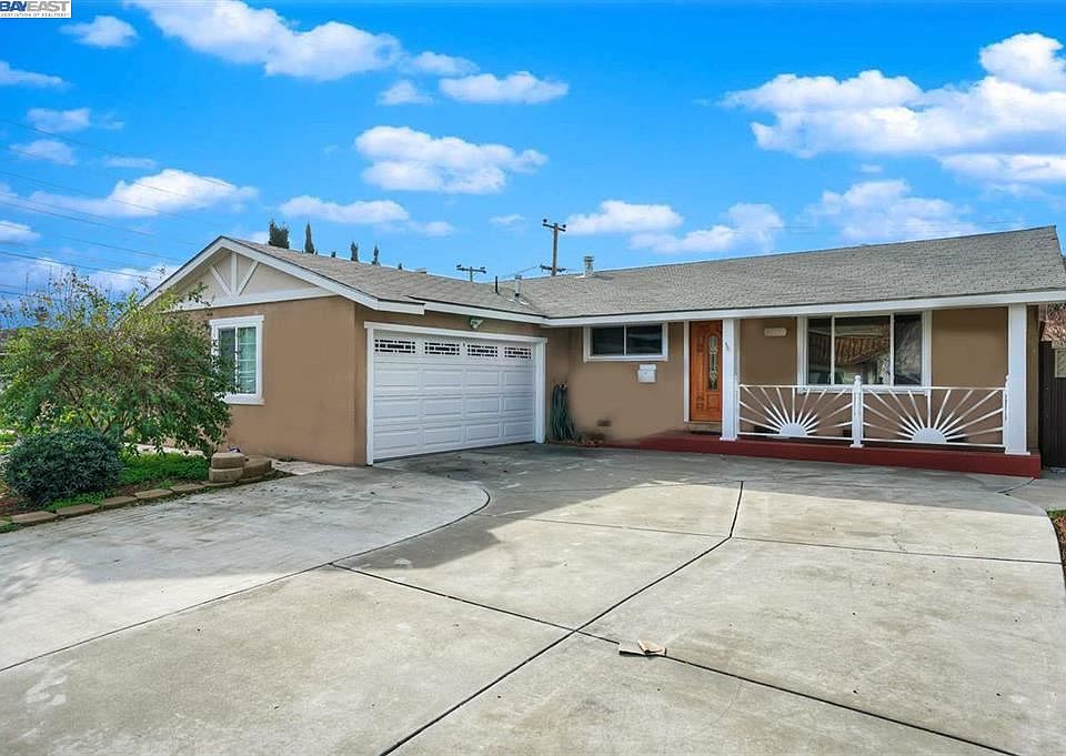 1st image of 43361 Cedarwood Dr