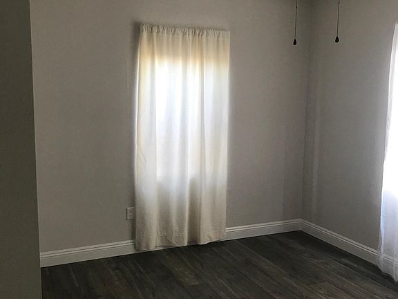 2nd image of 808 Blades St #3