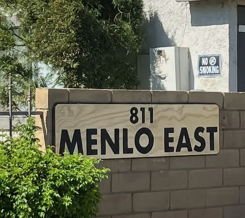 811 E Menlo Ave