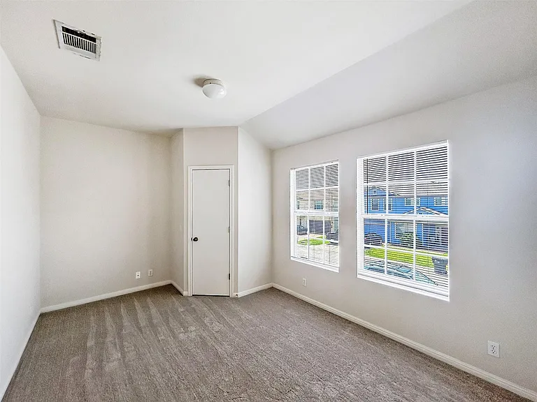 4712 Lake Champlain Ln — Photo 20
