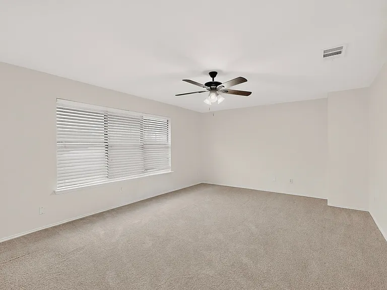 817 Edmonton Dr — Photo 20
