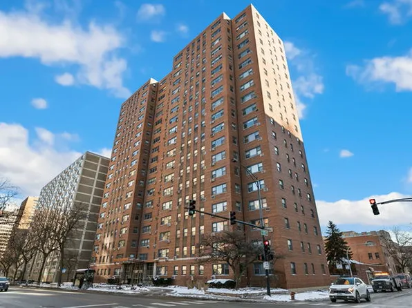 2909 N Sheridan Rd APT 802, Chicago, IL 60657