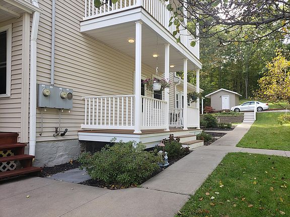 4th image of 131 Helderberg Ave #B