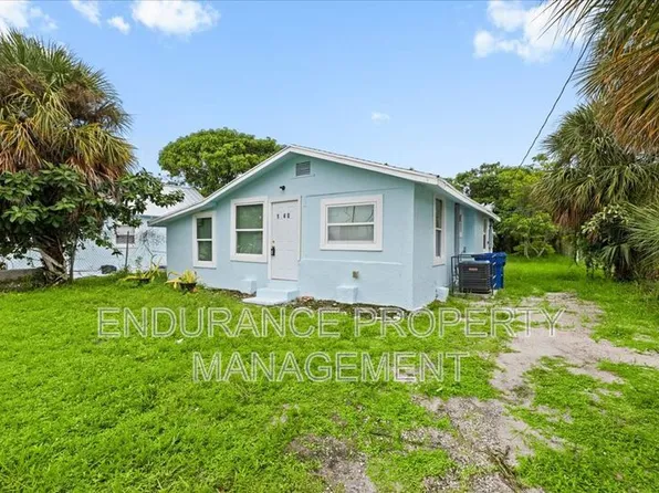 140 W 15th St, Riviera Beach, FL 33404