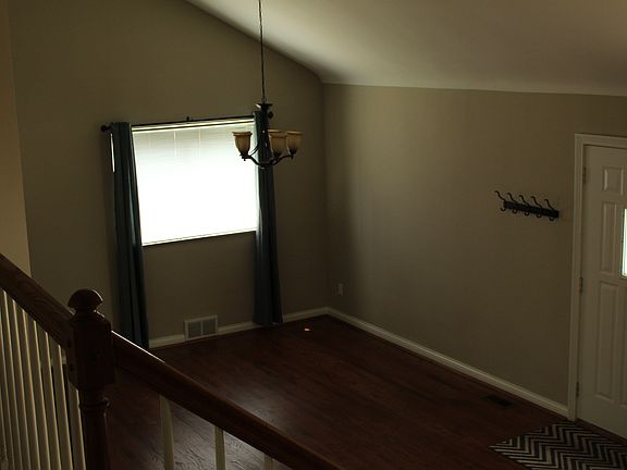 3rd image of 3376 Bellehaven Ct