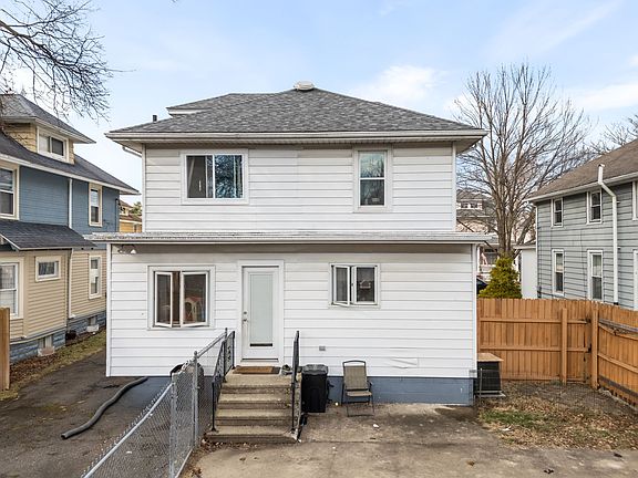 4th image of 32 Dennison Ave