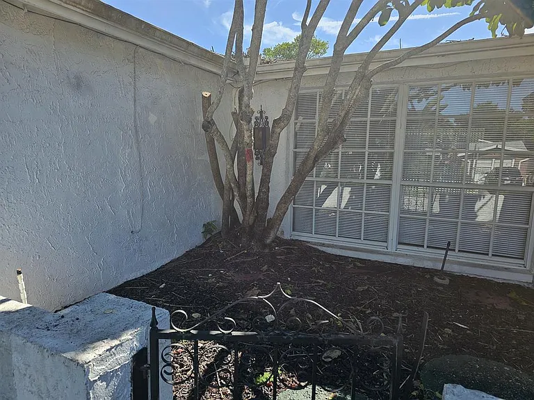 9926 Rainbow Ln — Photo 16