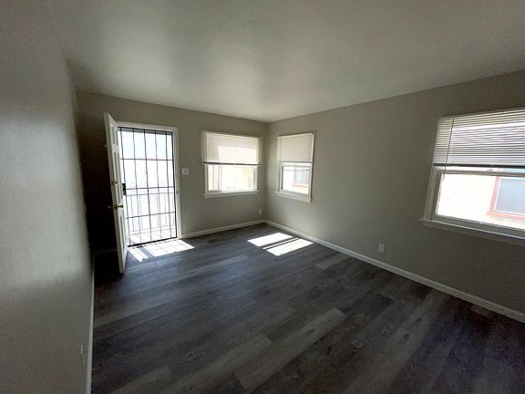 2nd image of 1934 Cedar Ave #10