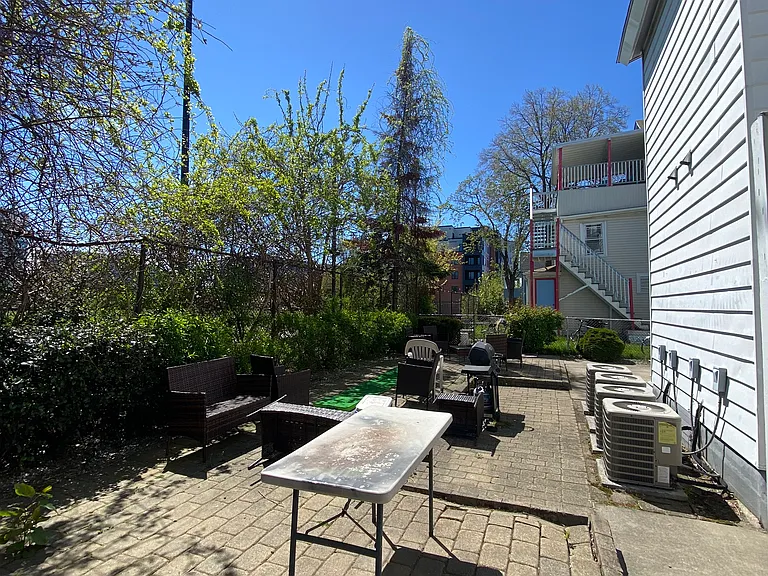 25 Lothrop St #2 — Photo 15