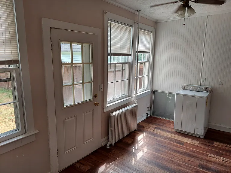 218 Hurley Ave — Photo 15