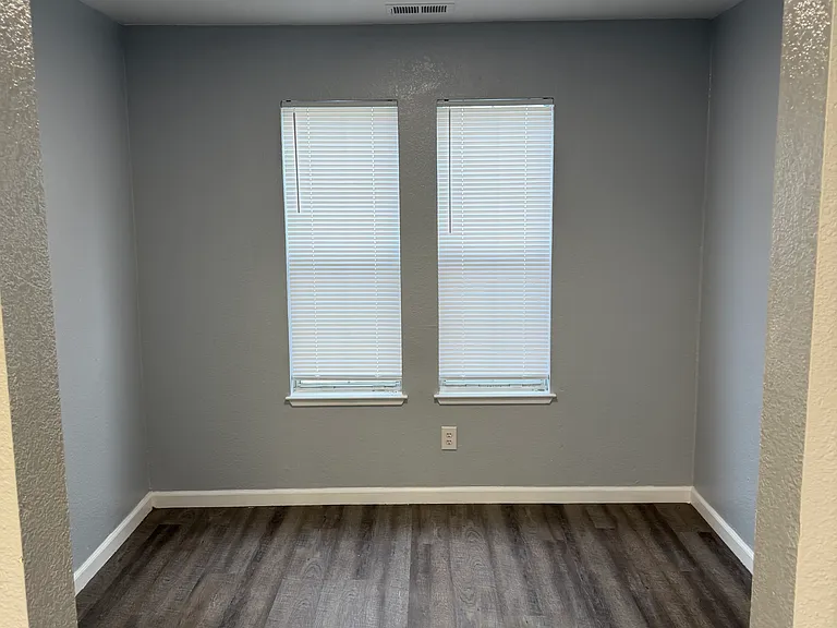 2400 Eilers Ln #1401 — Photo 5