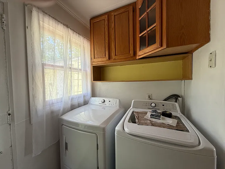 246 Schilling St — Photo 10