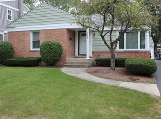 1117 N Douglas Ave, Arlington Heights, IL 60004