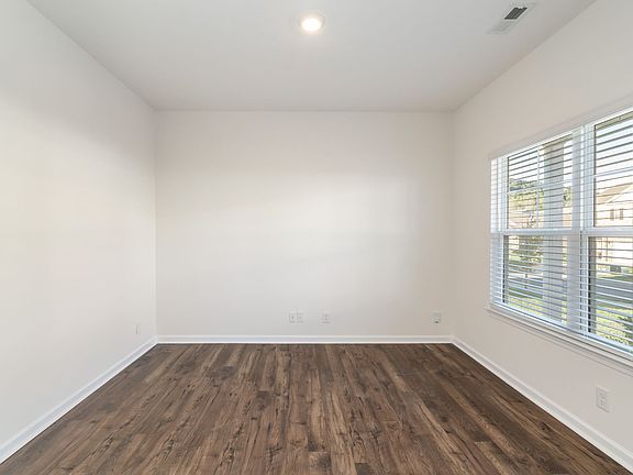 5th image of 8677 Leeanna Brooke Ln