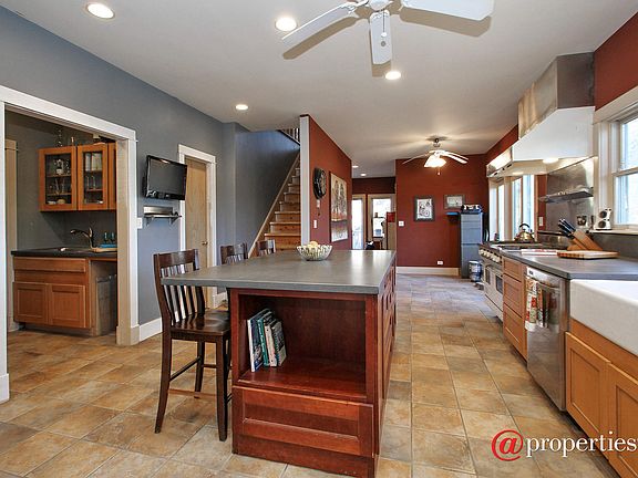 Kitchen w/butlers room