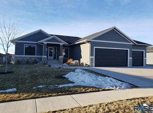 8501 E Willow Leaf St, Sioux Falls, SD 57110