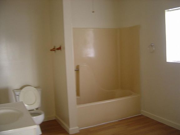 3rd image of 1534 NW 1st Ave