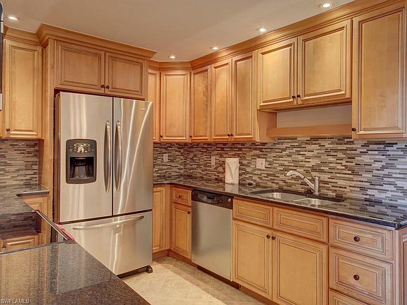 4th image of 4912 Hawaii Blvd #28