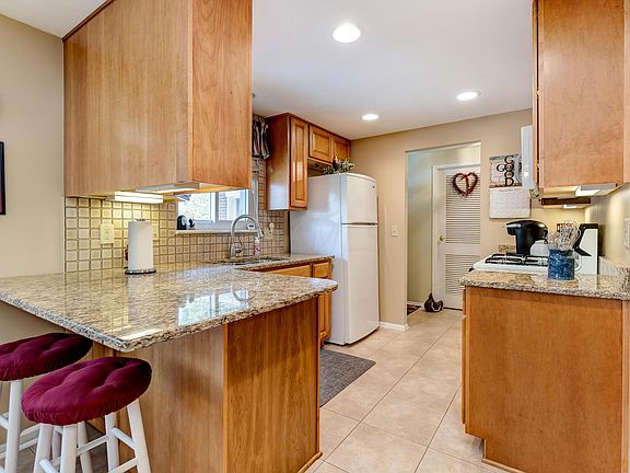 4th image of 3705 Managua Dr