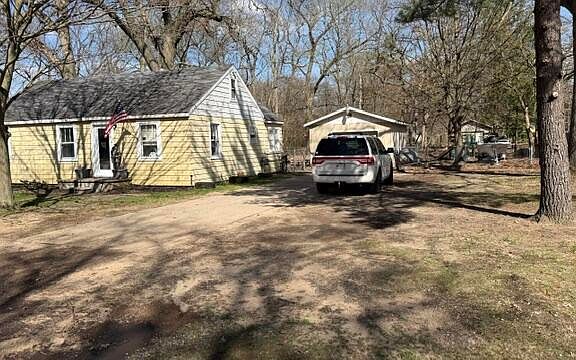 3rd image of 2970 Valley St