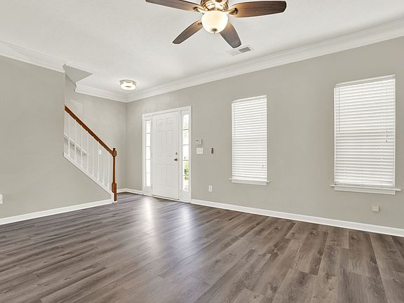 3rd image of 87 Benfield Cir