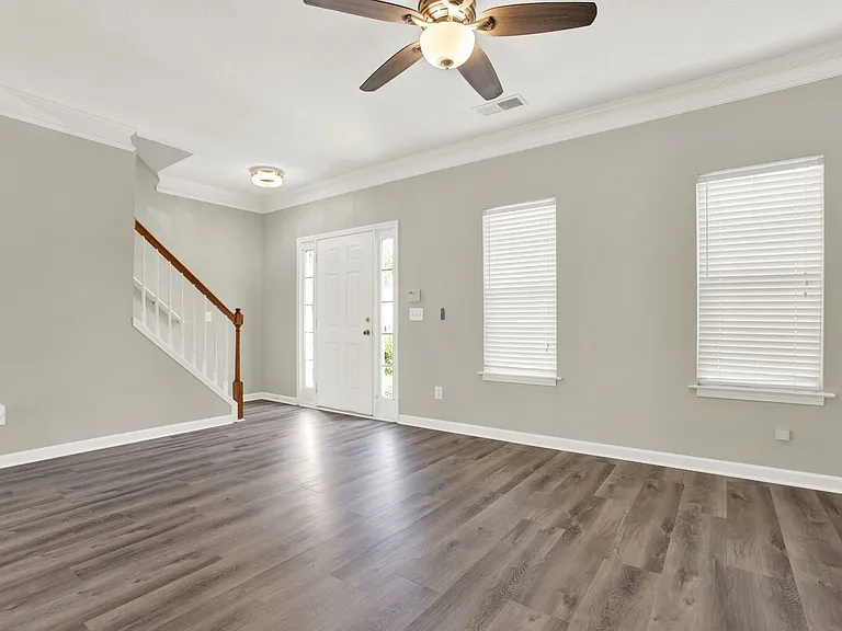 87 Benfield Cir — Photo 3