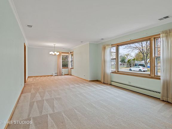 4th image of 985 Oakwood Ave