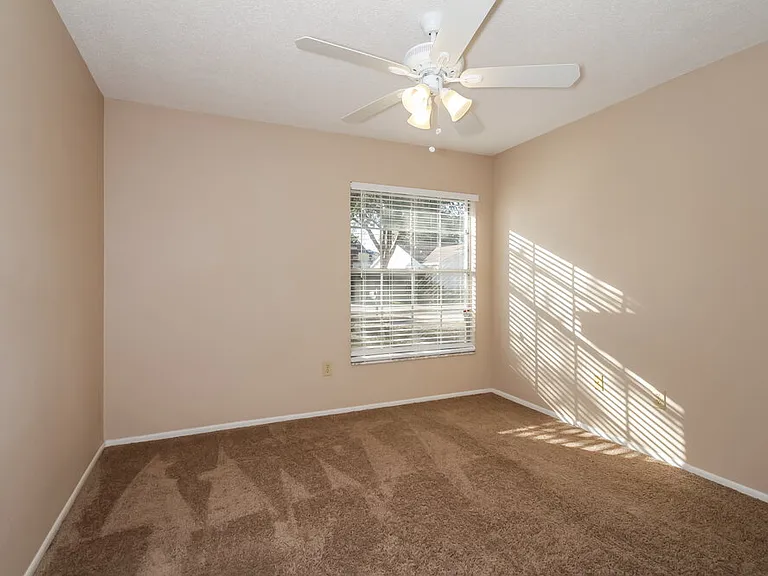 12906 Longcrest Dr — Photo 10
