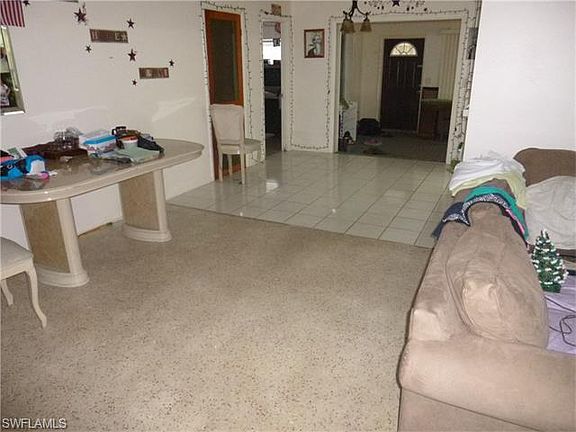 3rd image of 647 Camellia Dr