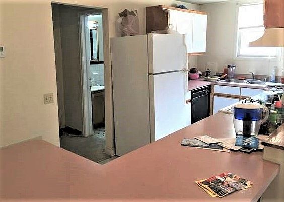 Shared Eat-in Counter