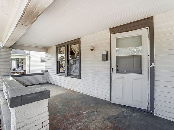 4th image of 1045 Shakespeare Ave