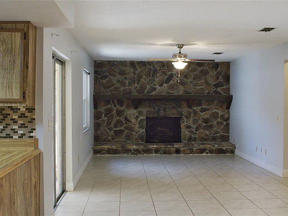 3rd image of 3740 HAWTHORNE LANE