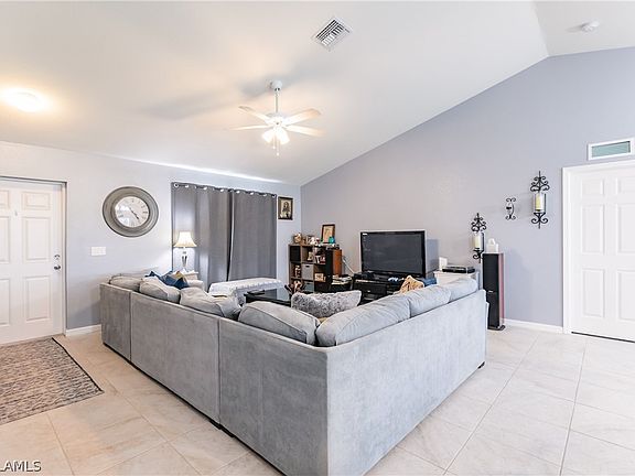 4th image of 3006 SW 4th Place Cpe