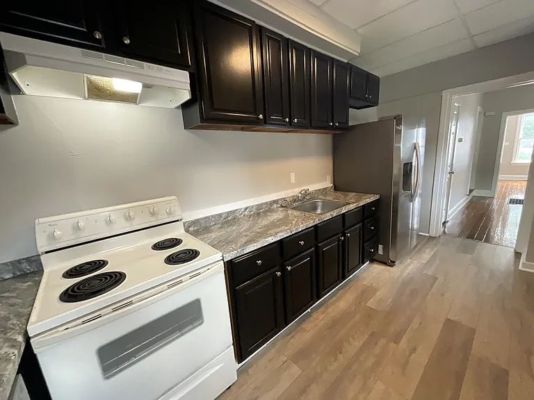 659 W College Ave — Photo 5
