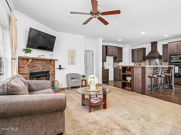 5th image of 5985 Spring Creek Drive