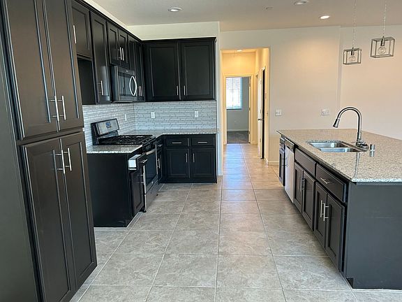 5th image of 3204 N Pratos Ct