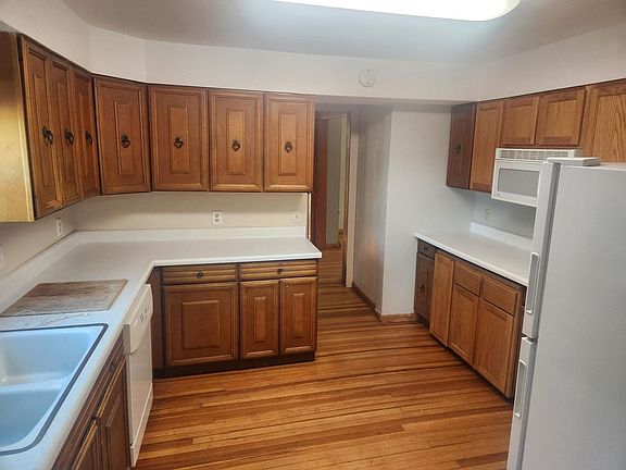 3rd image of 3407 Jackson St