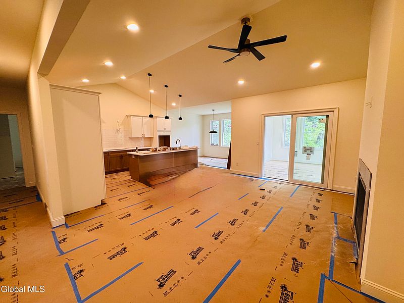 4th image of 103 Maxwell Road