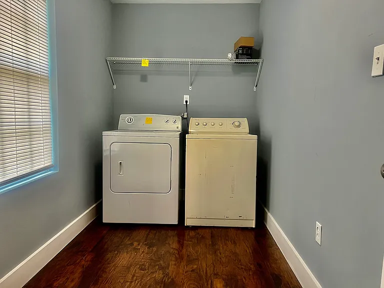 132 W Cherry Dr — Photo 2