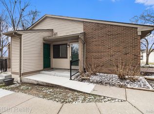 406 Spring Brooke Dr, Brighton, MI 48116