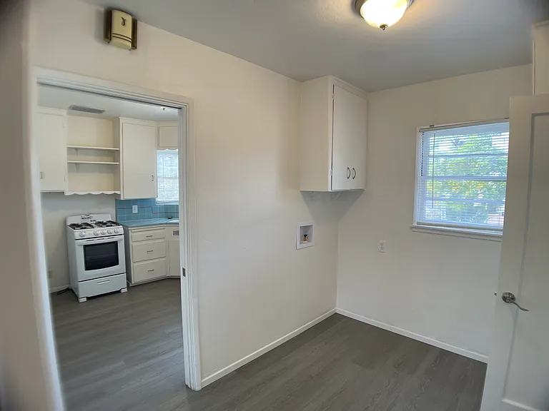 856 Chorro St — Photo 9