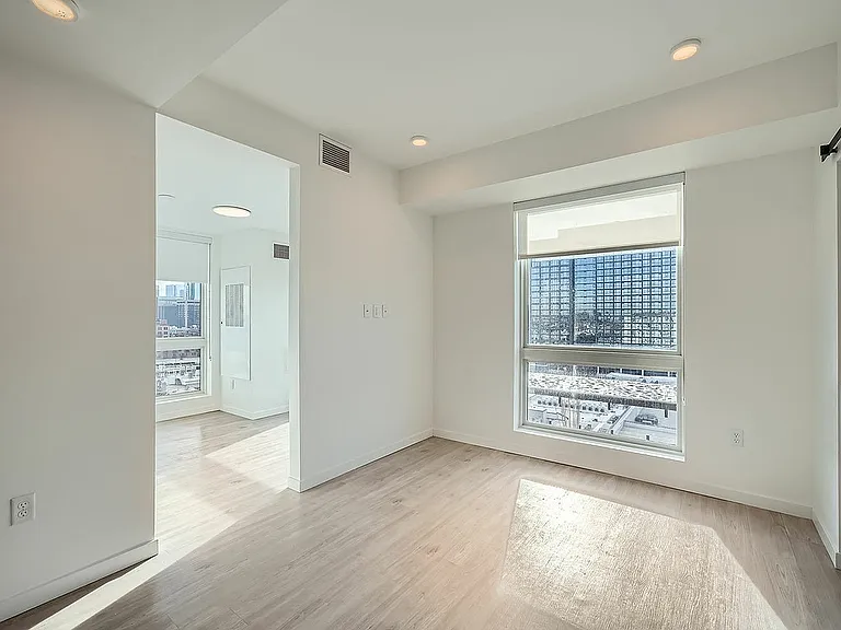 2059 19th St - Web Quality - 025 - 61 Apartment 1 1405
