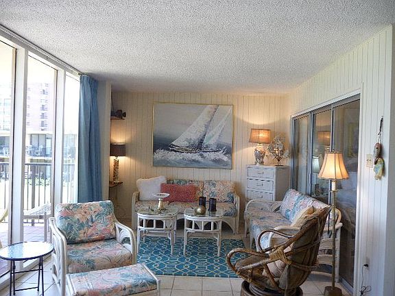 2nd image of 600 Padre Blvd