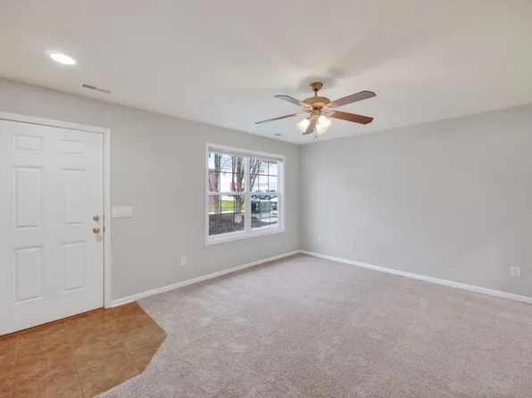 9125 Greenspire Dr Unit 114, West Des Moines, IA 50266